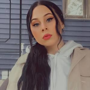 Meet your Posher, Hillary